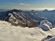 55 Vista sul Suchello versante est verso l'altopiano Selvino-Aviatico